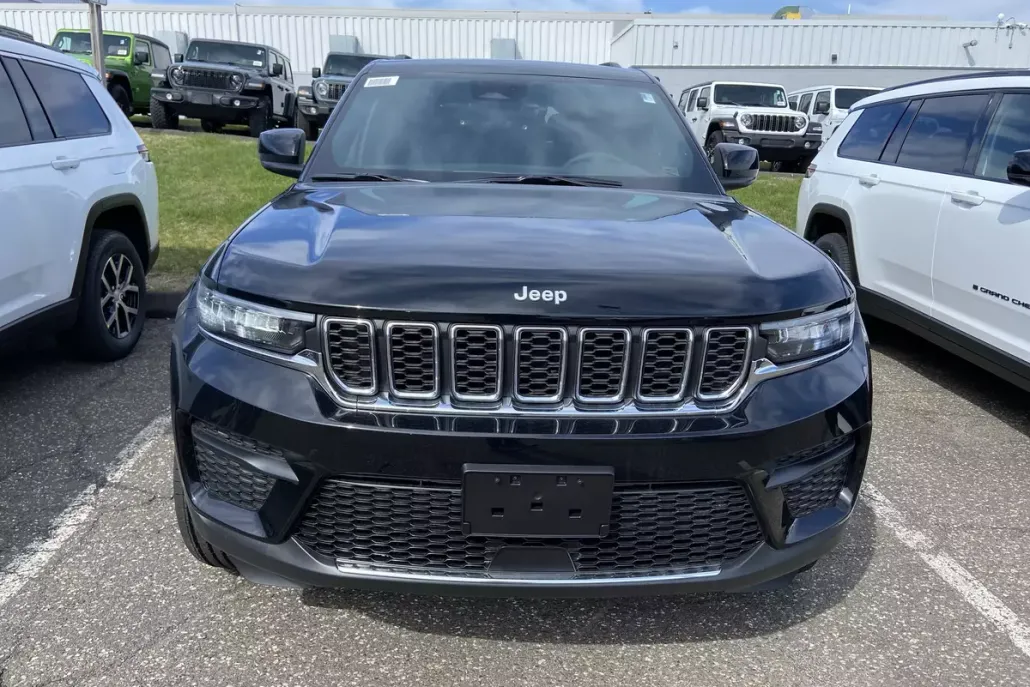 2025 Jeep Grand Cherokee Laredo photo 1