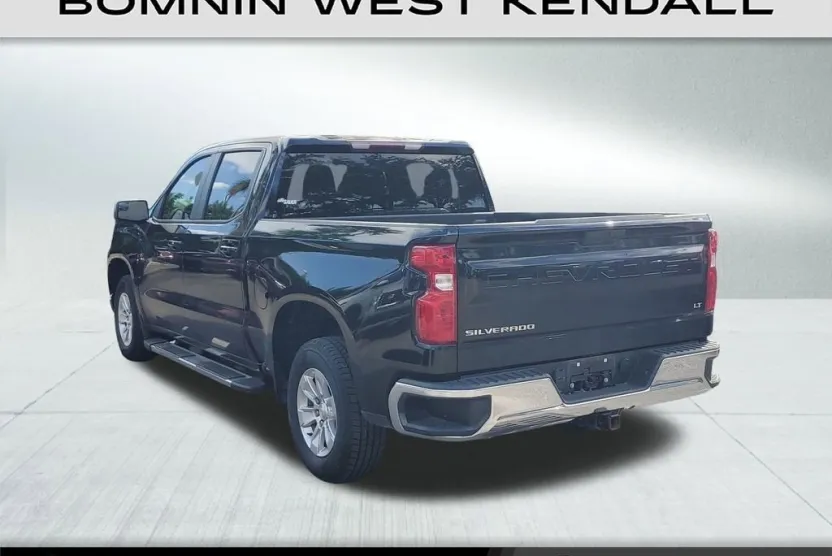 2022 Chevrolet Silverado 1500 LT photo 1