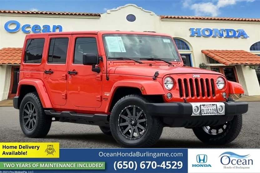 2015 Jeep Wrangler Unlimited Sahara photo 1