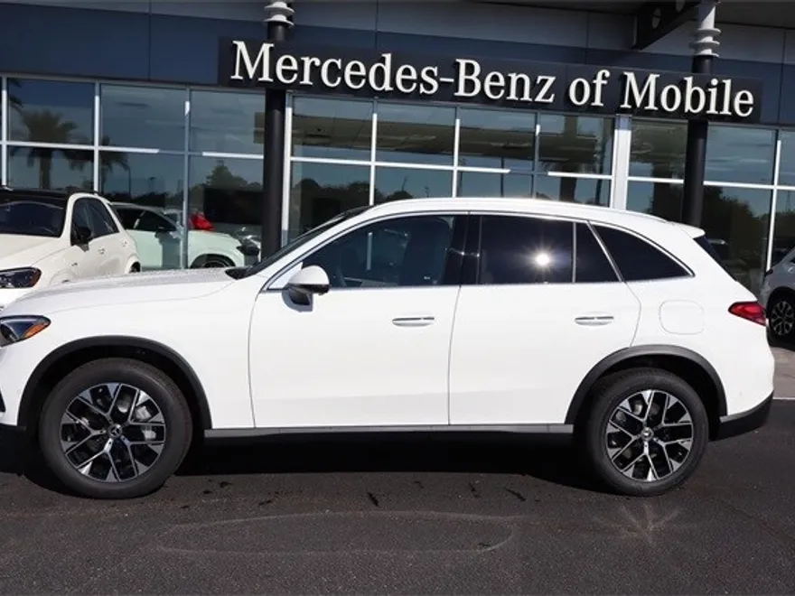 2025 Mercedes Benz GLC 350e photo 1