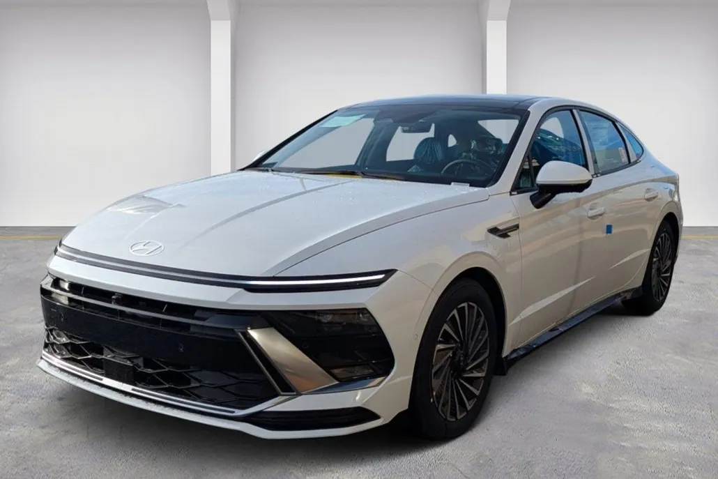 2025 Hyundai Sonata Hybrid Limited photo 1