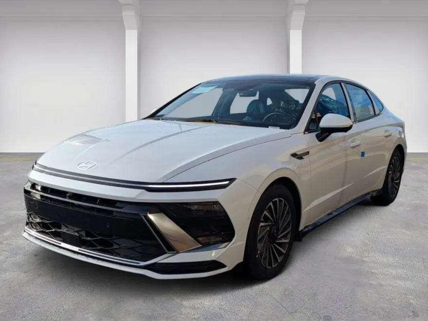 2025 Hyundai Sonata Hybrid Limited photo 1