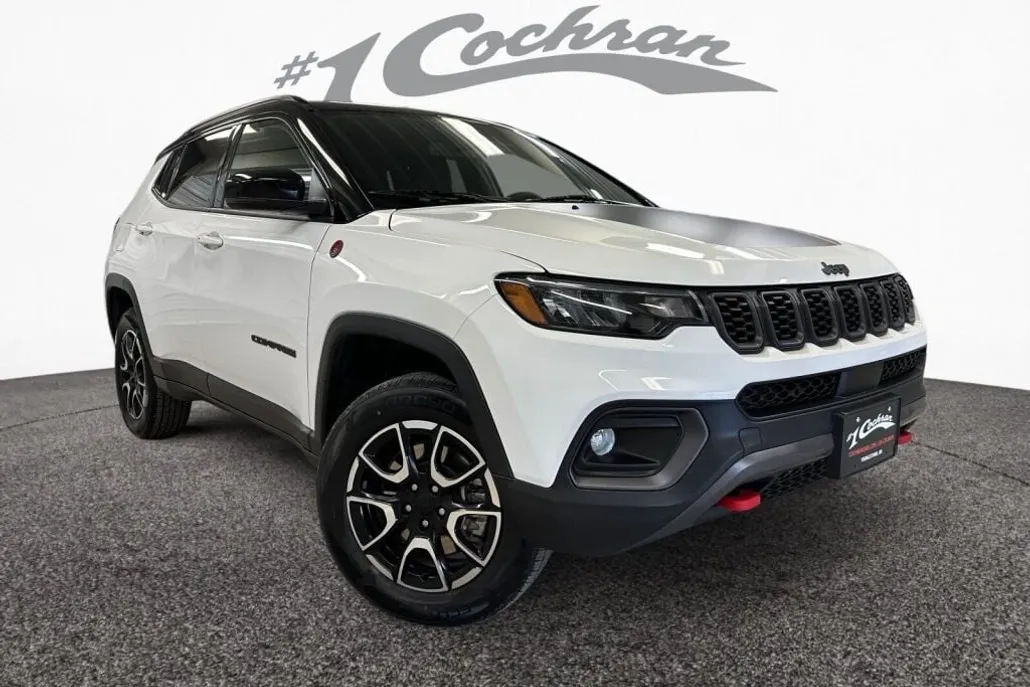 2024 Jeep Compass Trailhawk photo 1