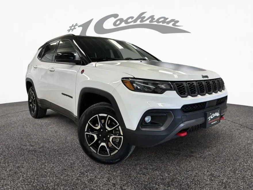 2024 Jeep Compass Trailhawk photo 1