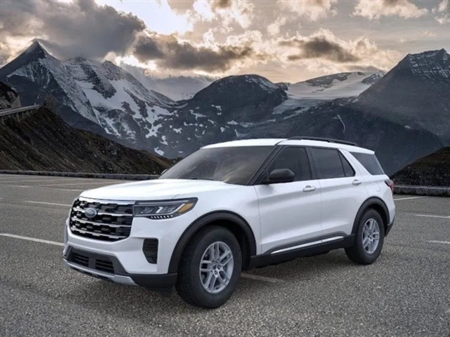 2025 Ford Explorer photo 1