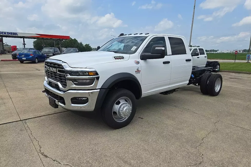 2025 Ram 5500 Tradesman photo 1