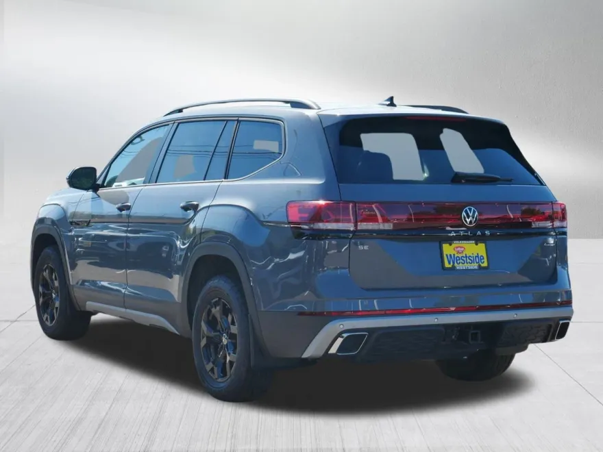 2025 Volkswagen Atlas Peak Edition SE photo 1