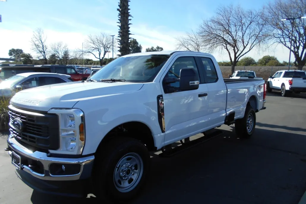 2025 Ford F-350 XL photo 1