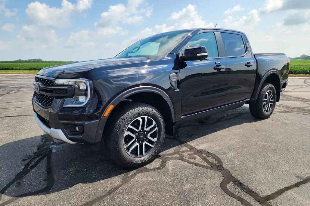 2024 Ford Ranger Lariat photo 1