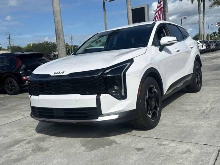2026 Kia Sportage EX photo 1