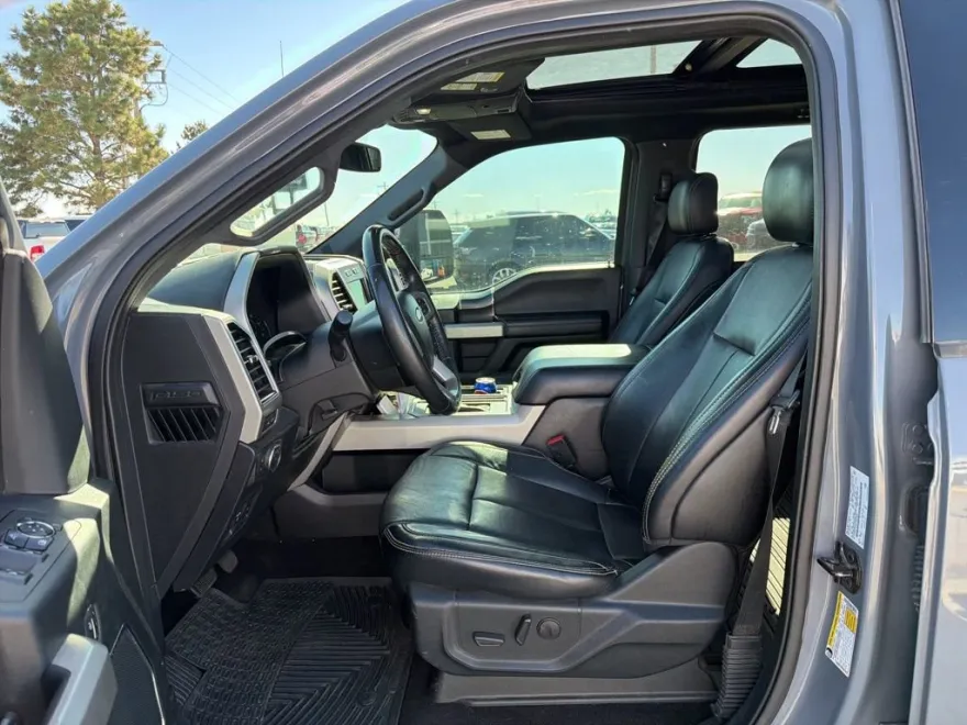 2019 Ford F-150 Lariat photo 1