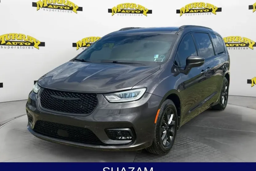 2021 Chrysler Pacifica Touring L photo 1