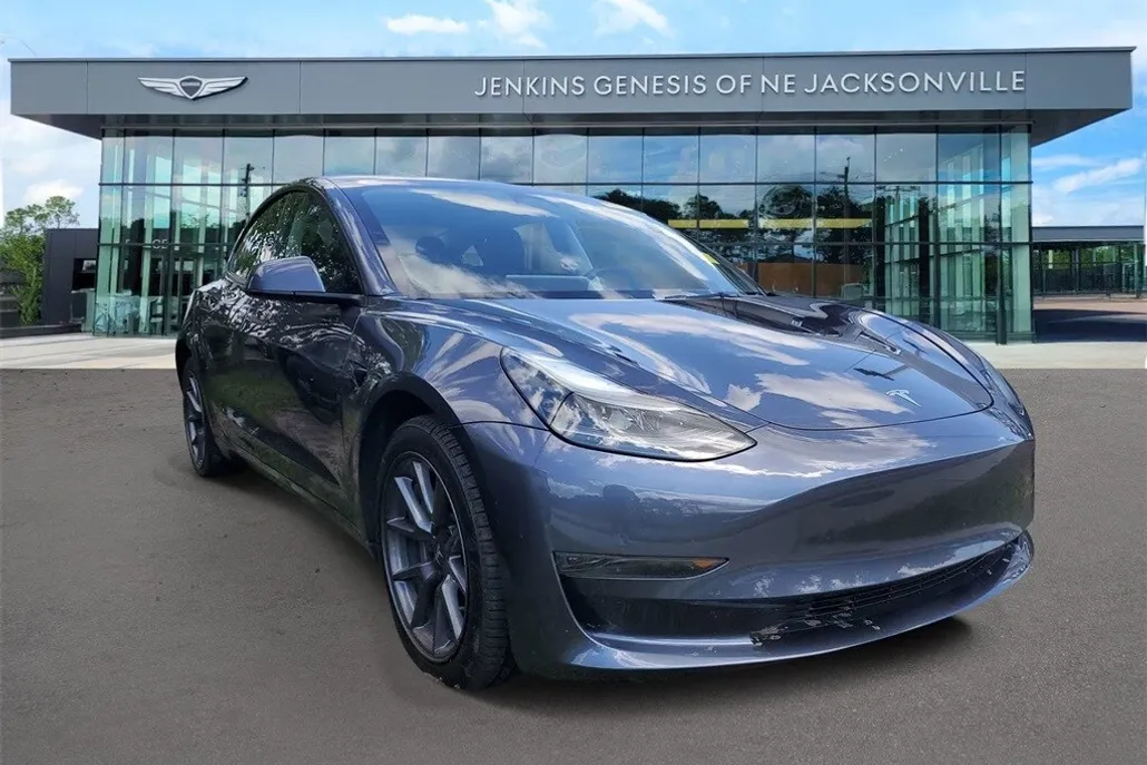 2023 Tesla Model 3 photo 1