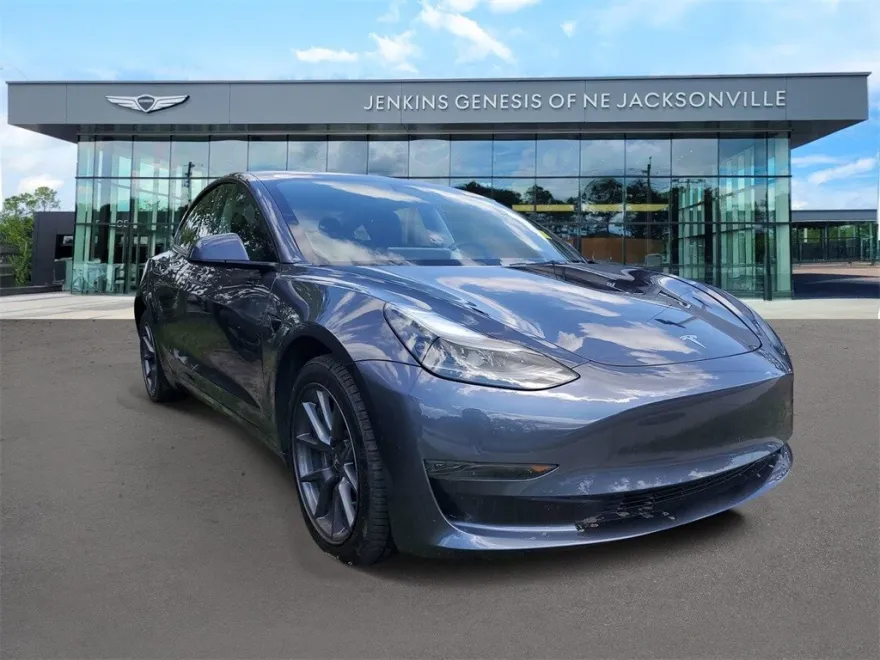 2023 Tesla Model 3 photo 1