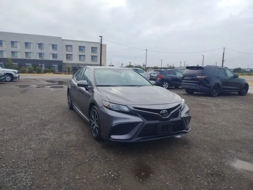 2024 Toyota Camry SE photo 1