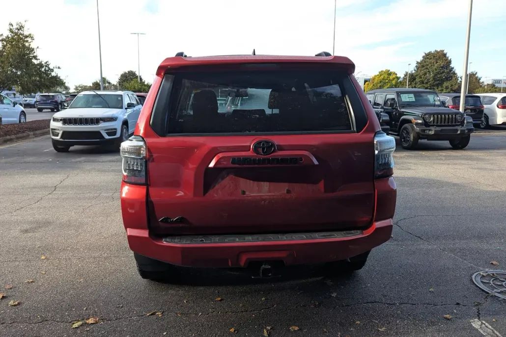 2019 Toyota 4Runner SR5 4WD photo 1