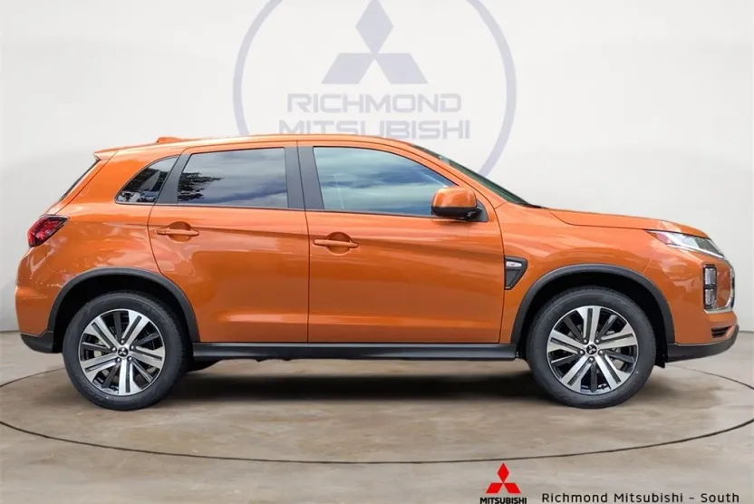 2025 Mitsubishi Outlander Sport ES SE LE photo 1