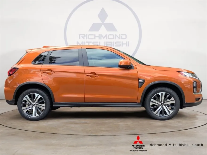 2025 Mitsubishi Outlander Sport ES SE LE photo 1