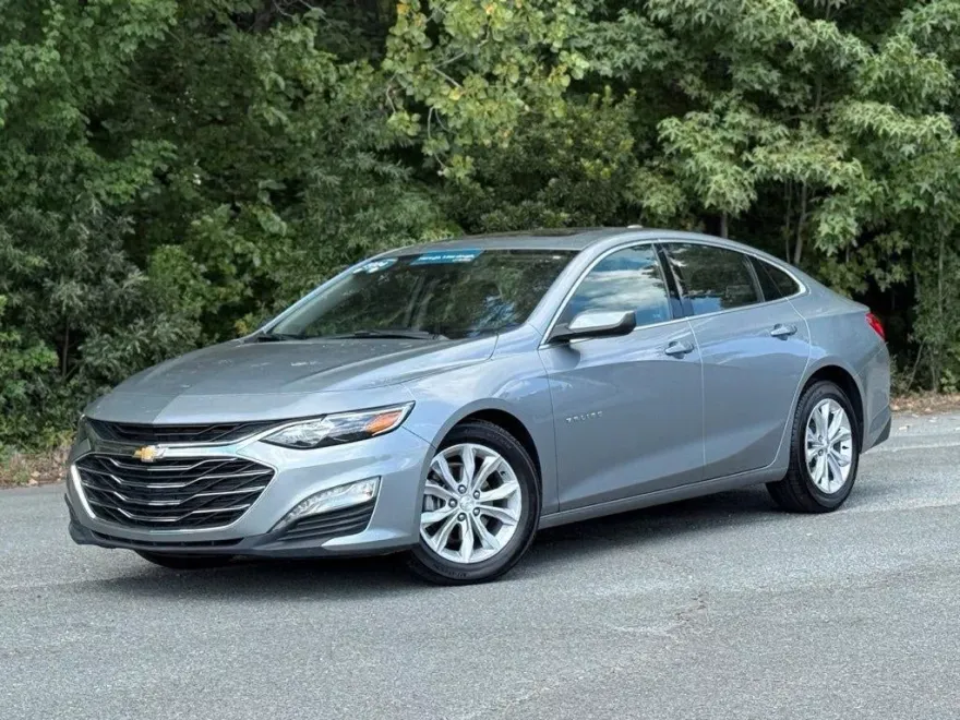2024 Chevrolet Malibu 1LT photo 1