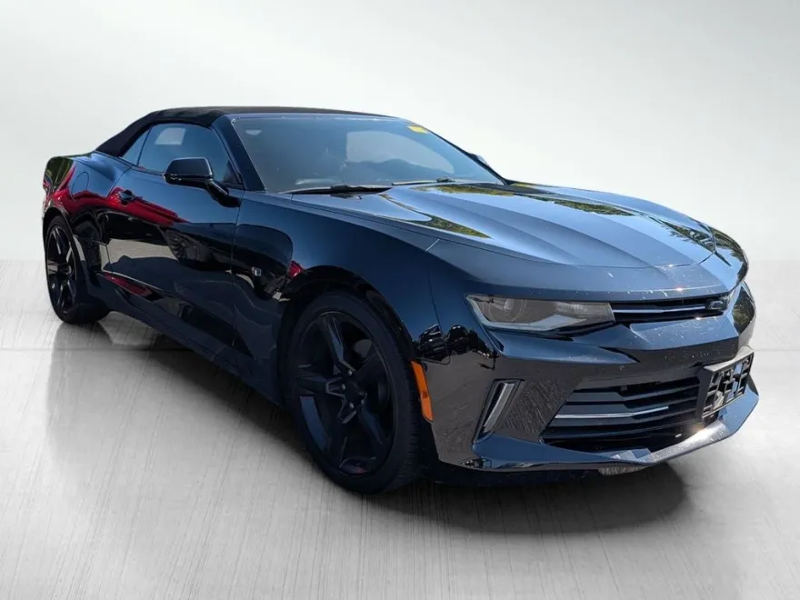 2018 Chevrolet Camaro 2LT photo 1