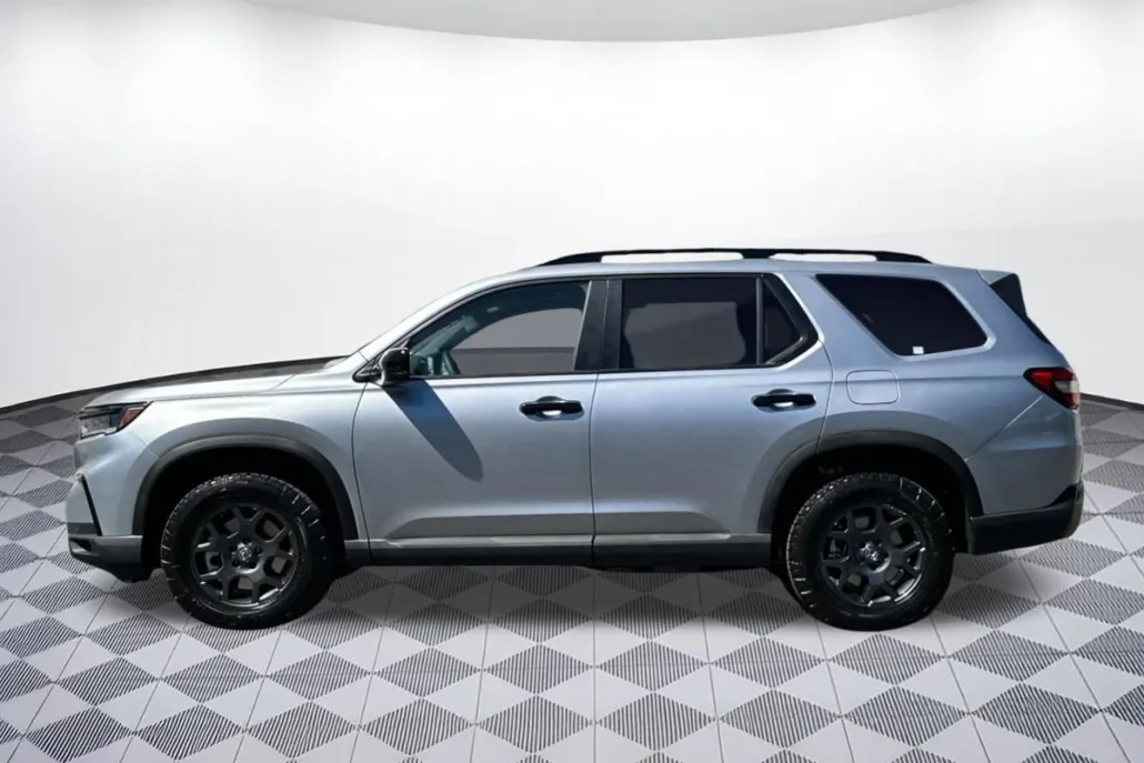 2025 Honda Pilot TrailSport photo 1