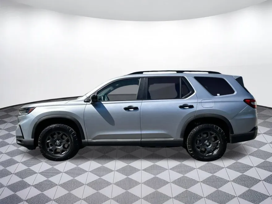 2025 Honda Pilot TrailSport photo 1