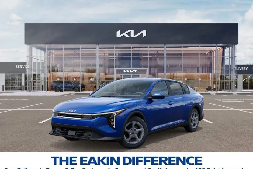 2025 Kia K4 LXS photo 1