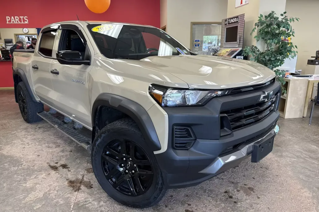 2024 Chevrolet Colorado Trail Boss photo 1