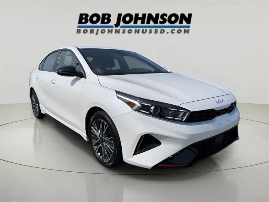 2023 Kia Forte GT-Line photo 1