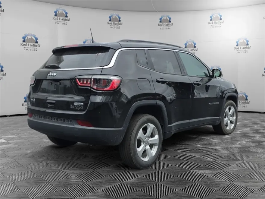 2021 Jeep Compass Latitude photo 1