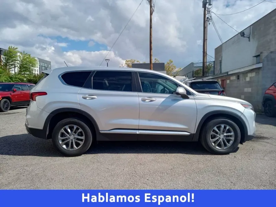 2019 Hyundai Santa Fe SE photo 1