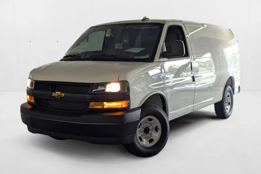 2025 Chevrolet Express Cargo 2500 Base photo 1