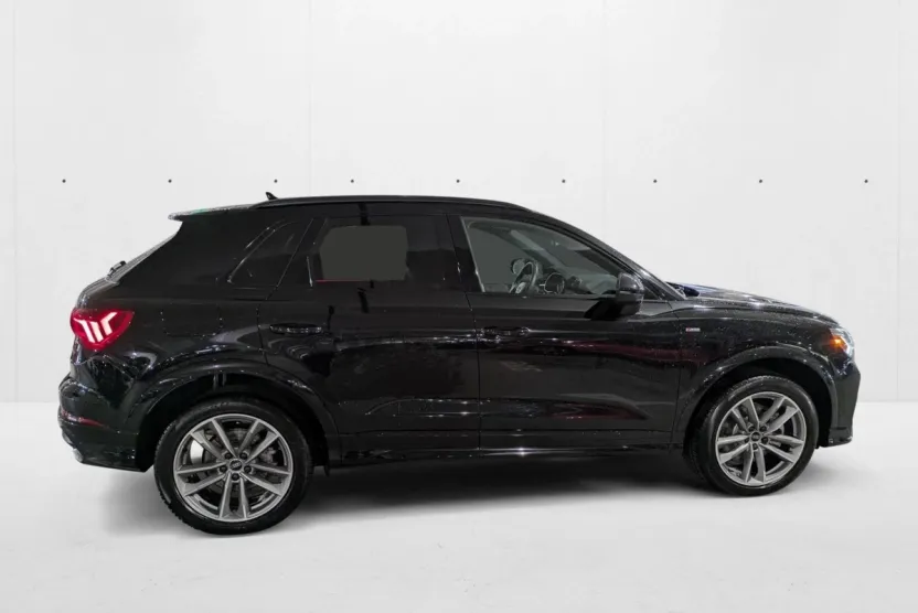 2024 Audi Q3 45 TFSI S line Premium Plus photo 1