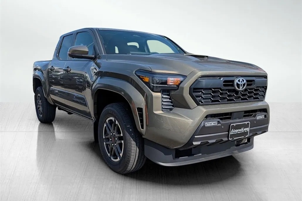 2025 Toyota Tacoma TRD Sport photo 1