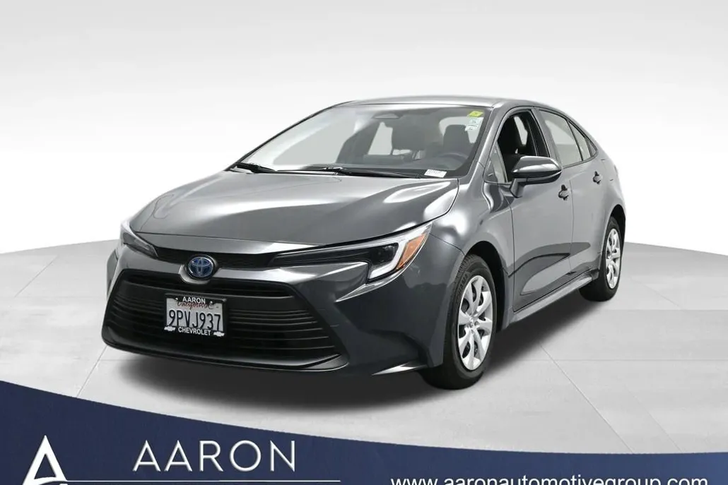 2025 Toyota Corolla Hybrid LE photo 1