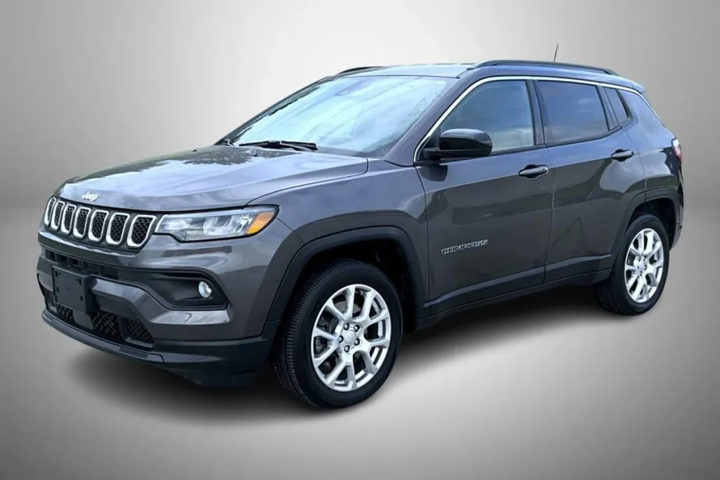 2023 Jeep Compass Latitude Lux photo 1