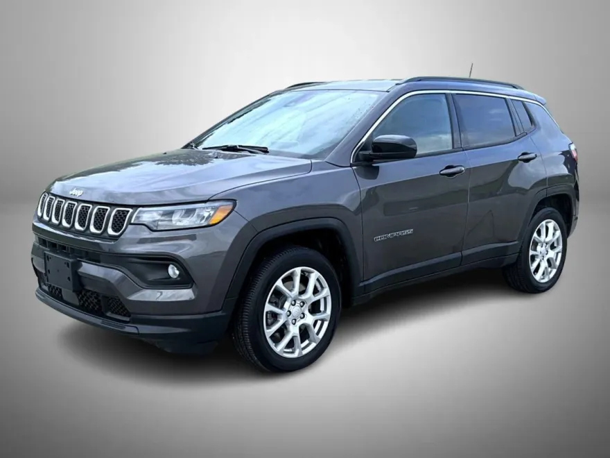 2023 Jeep Compass Latitude Lux photo 1