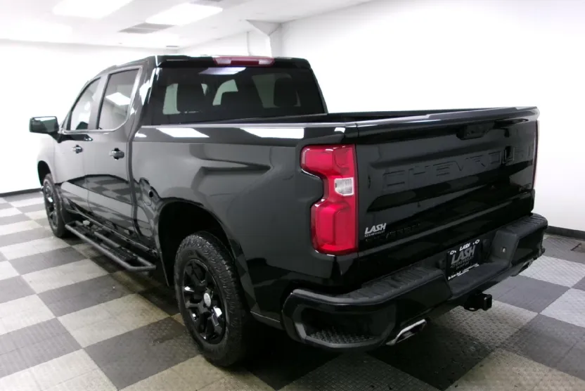 2022 Chevrolet Silverado 1500 RST photo 1