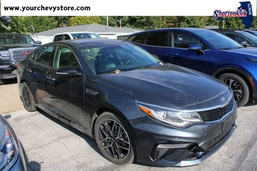 2020 Kia Optima SE photo 1