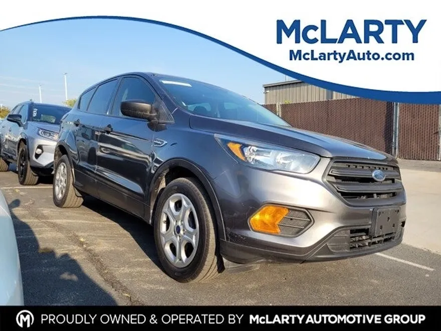 2019 Ford Escape S photo 1