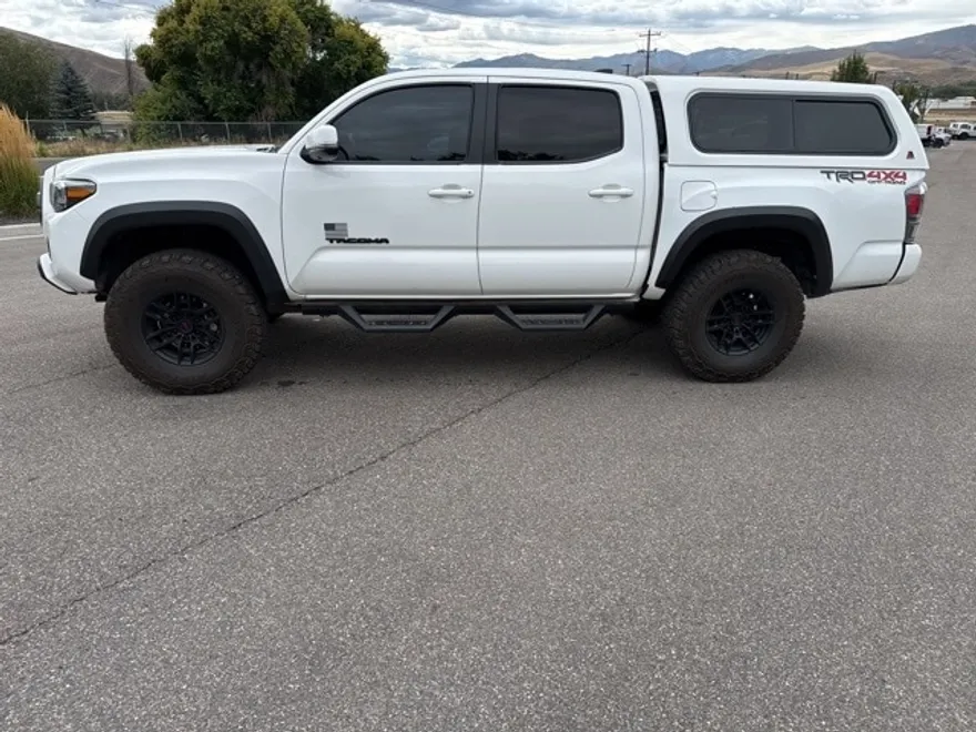 2022 Toyota Tacoma TRD Off-Road Double Cab photo 1