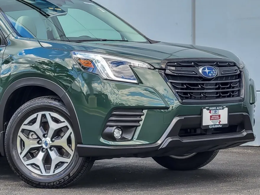 2024 Subaru Forester Premium photo 1