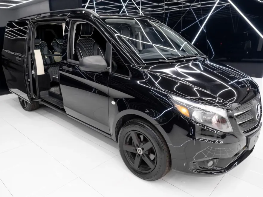 2020 Mercedes Benz Metris Passenger photo 1