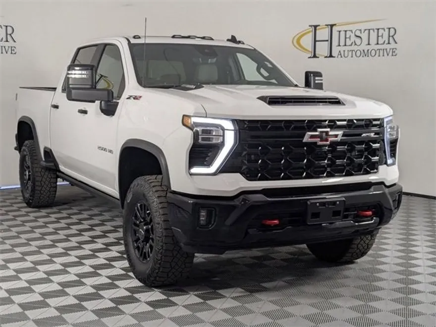 2024 Chevrolet Silverado 2500HD ZR2 photo 1