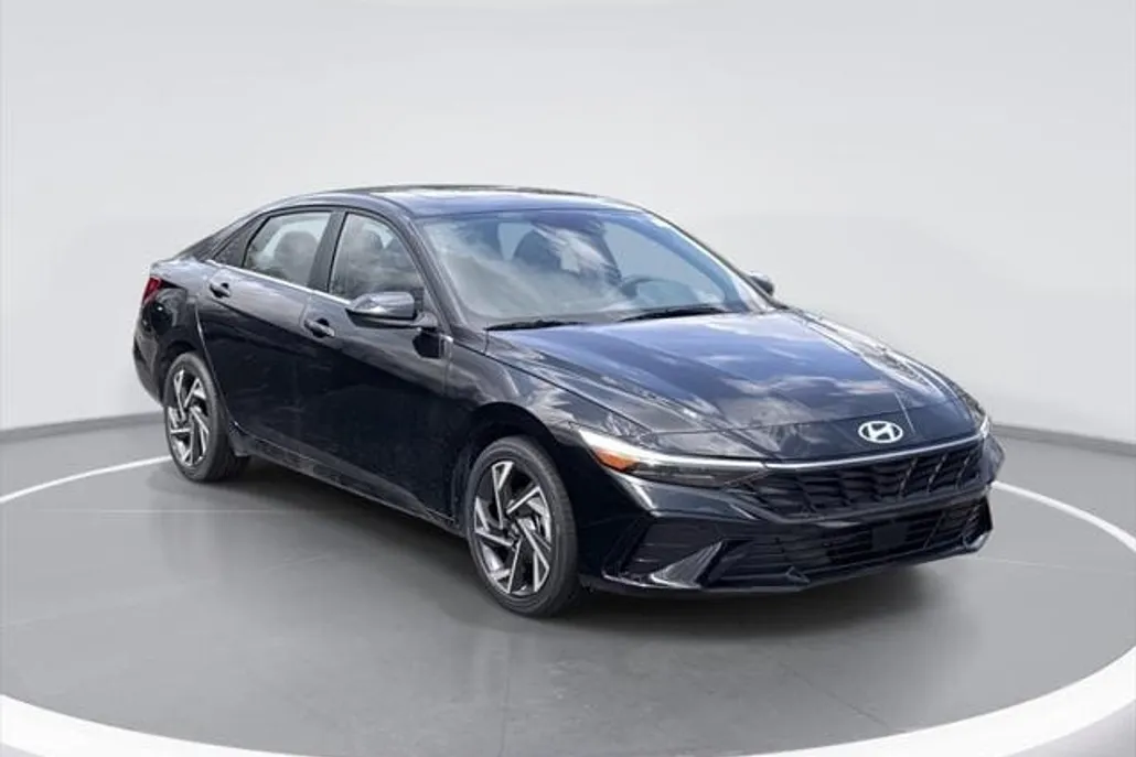 2025 Hyundai Elantra SEL Convenience photo 1