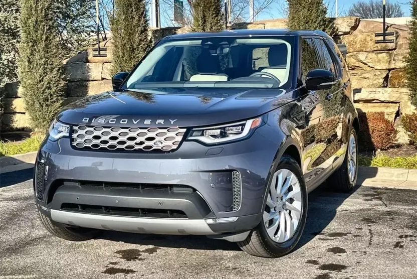 2025 Land Rover Discovery S photo 1