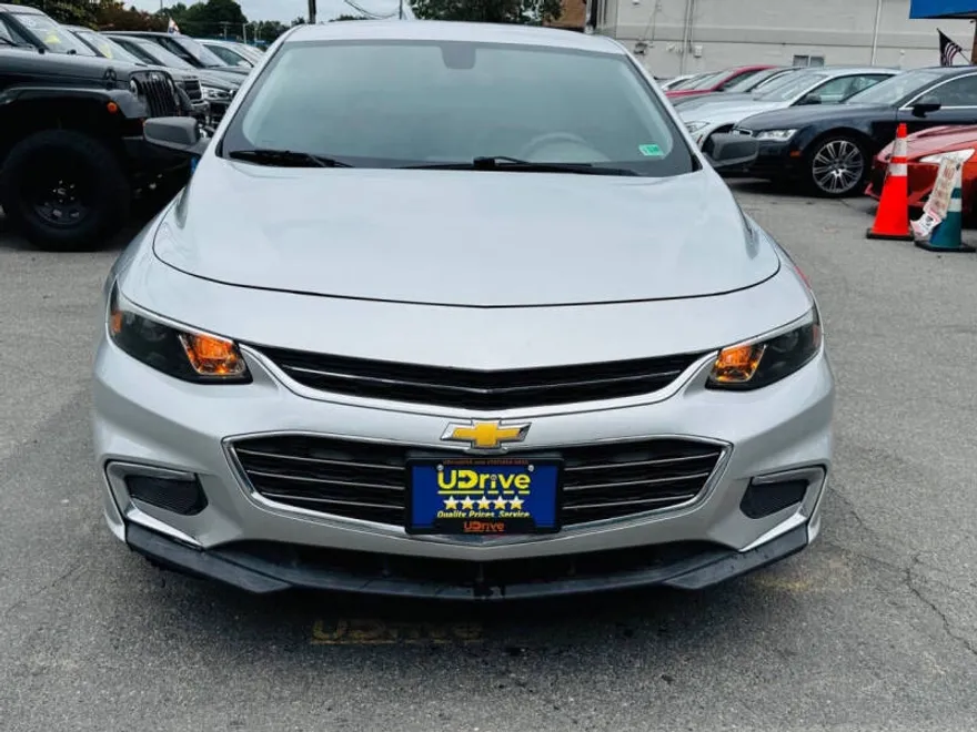 2016 Chevrolet Malibu LS photo 1