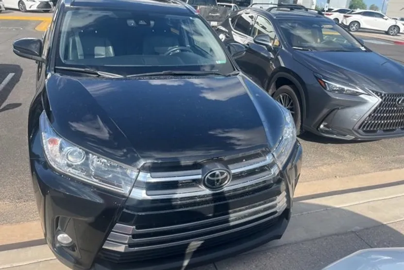 2017 Toyota Highlander Limited photo 1