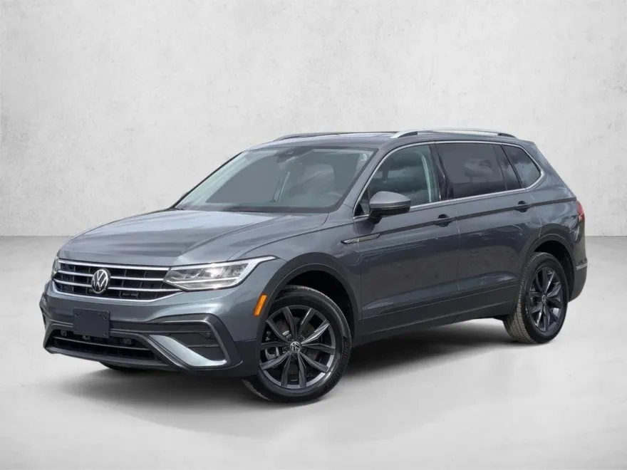 2023 Volkswagen Tiguan SE photo 1