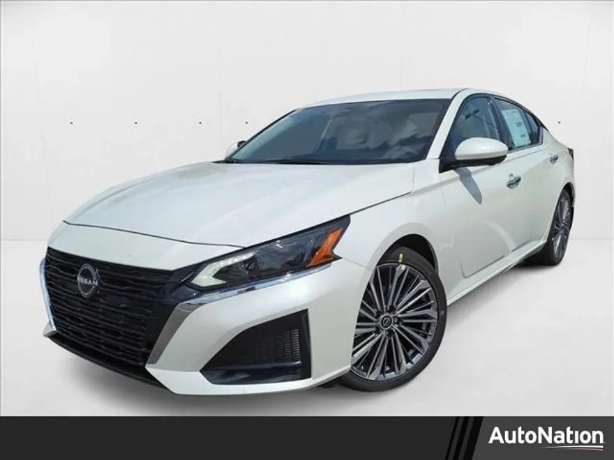 2024 Nissan Altima 2.5 SL photo 1
